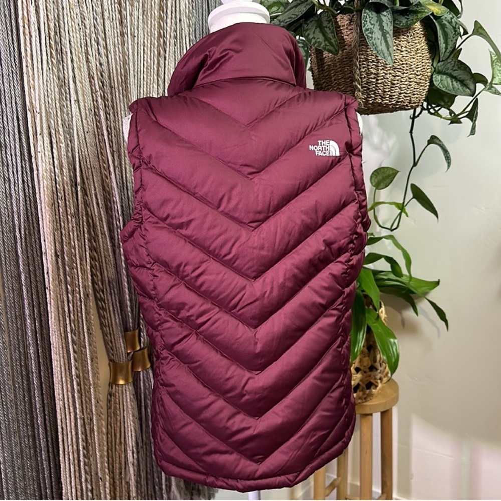 The North Face Women's Puffer Vest size Medium - Picture 3 of 5